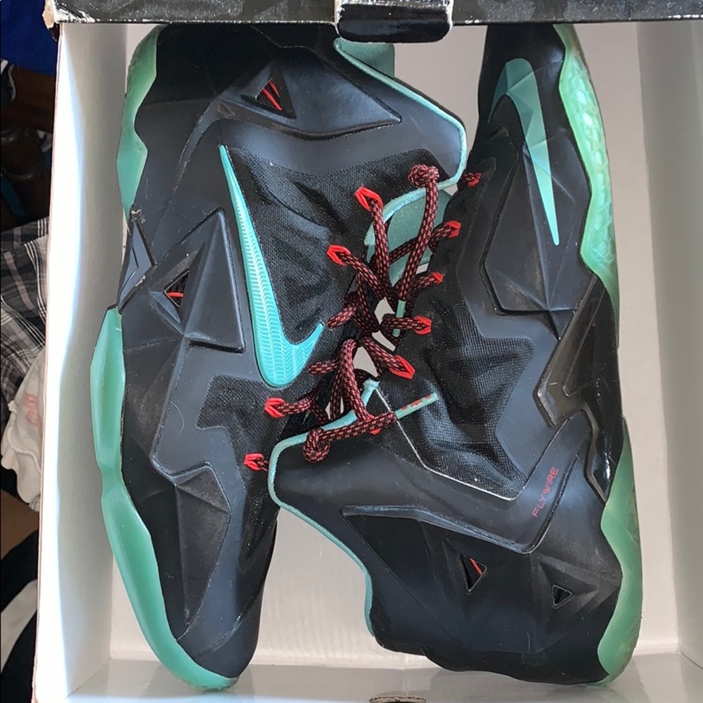 Lebron XI